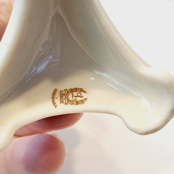 Lenox Ivory w/ Gold Trim 7-1/2" Tall Tri-Footed Scalloped Ceramic Bud Vase USA - Picture 12 of 12